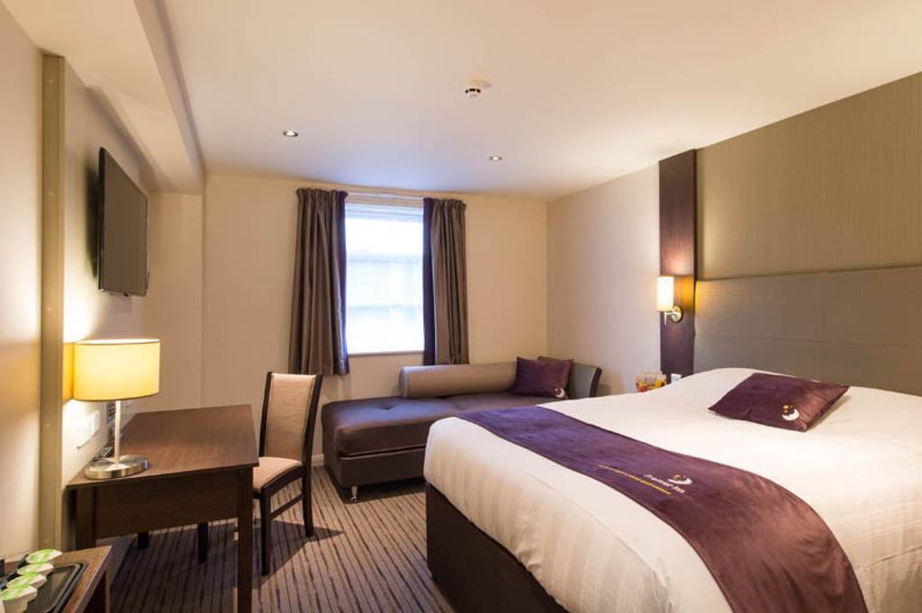 Premier Inn York North Exterior foto